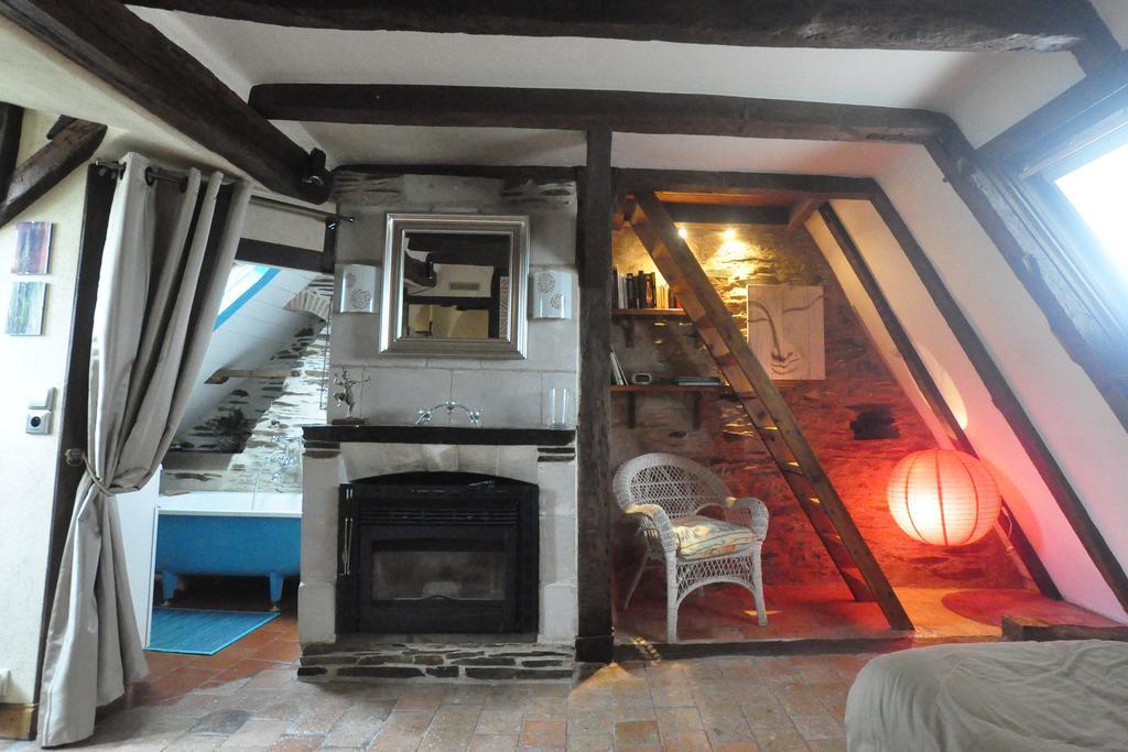 Le Petit Logis De Tinténiac Angers Habitación foto