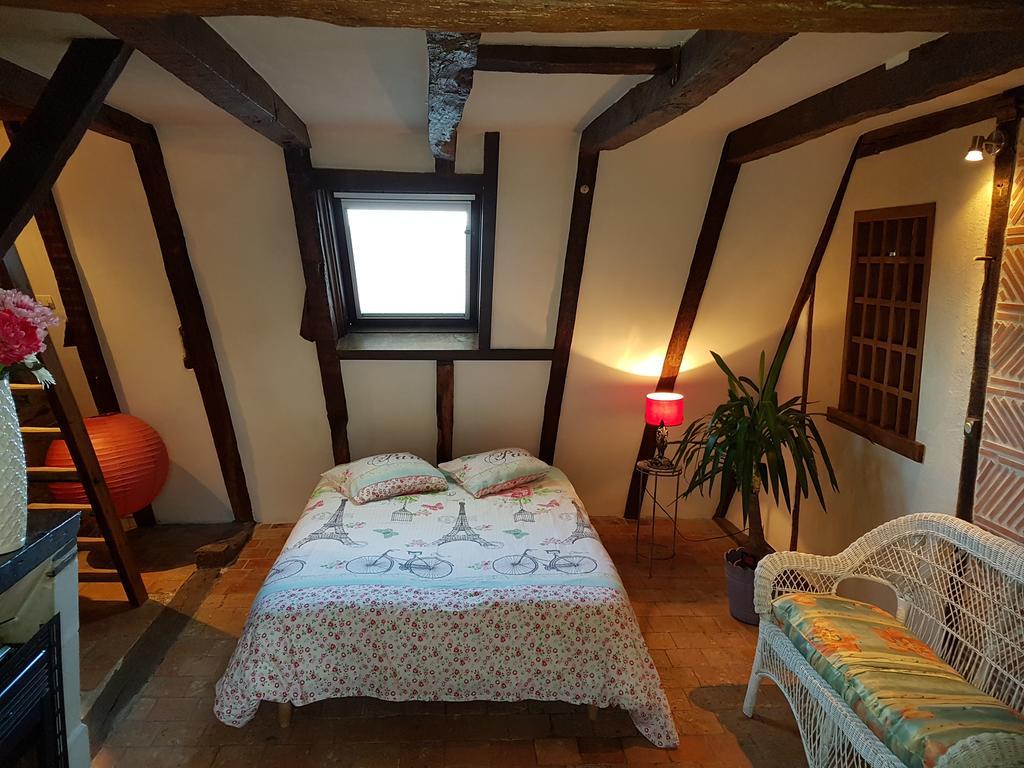 Le Petit Logis De Tinténiac Angers Exterior foto