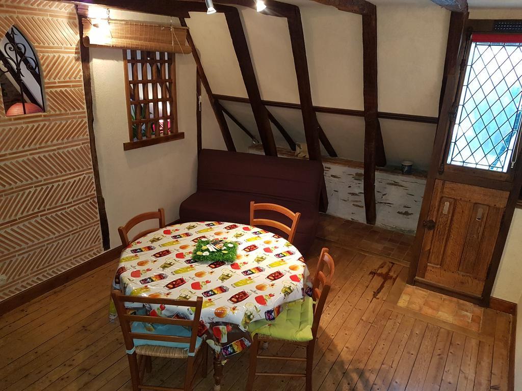 Le Petit Logis De Tinténiac Angers Exterior foto