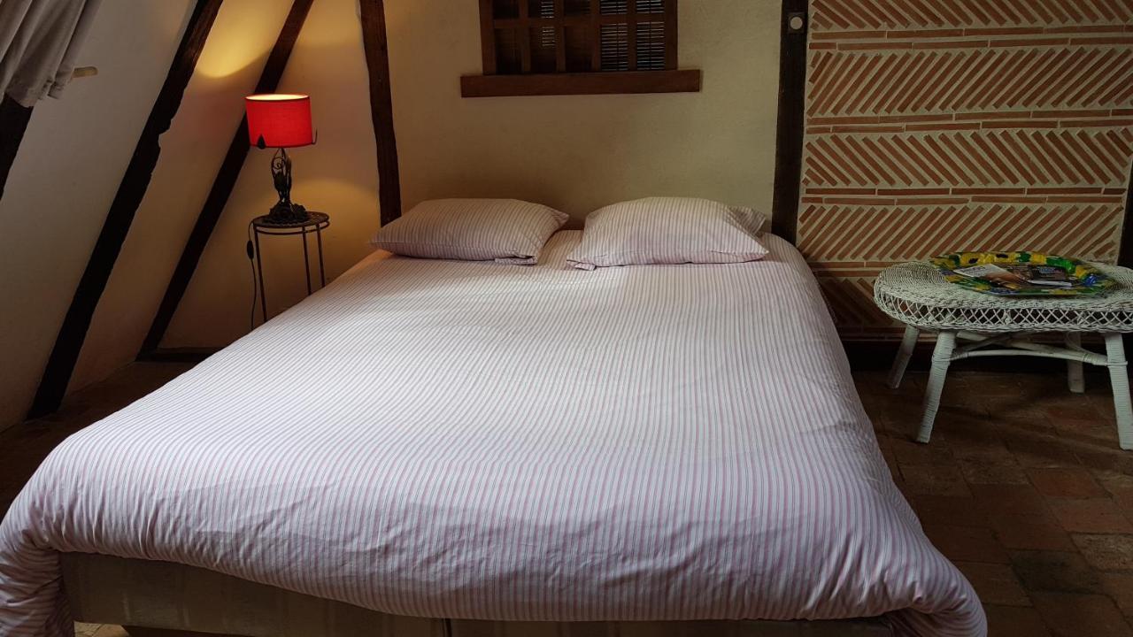 Le Petit Logis De Tinténiac Angers Exterior foto